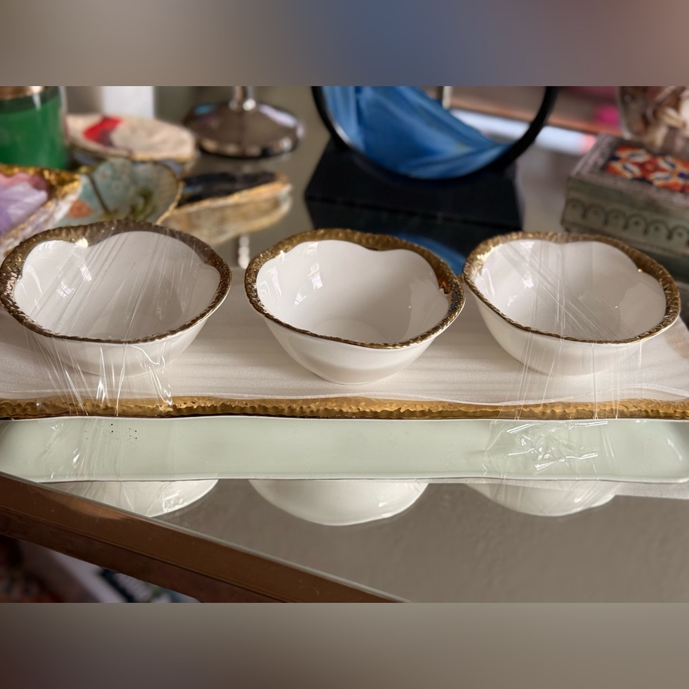 NEW Yedi Houseware Porcelain Serving Set – Gold Trim Bowls & Tray